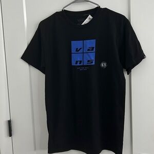 NWT Four Window Logo Graphic T-Shirt |Size Small